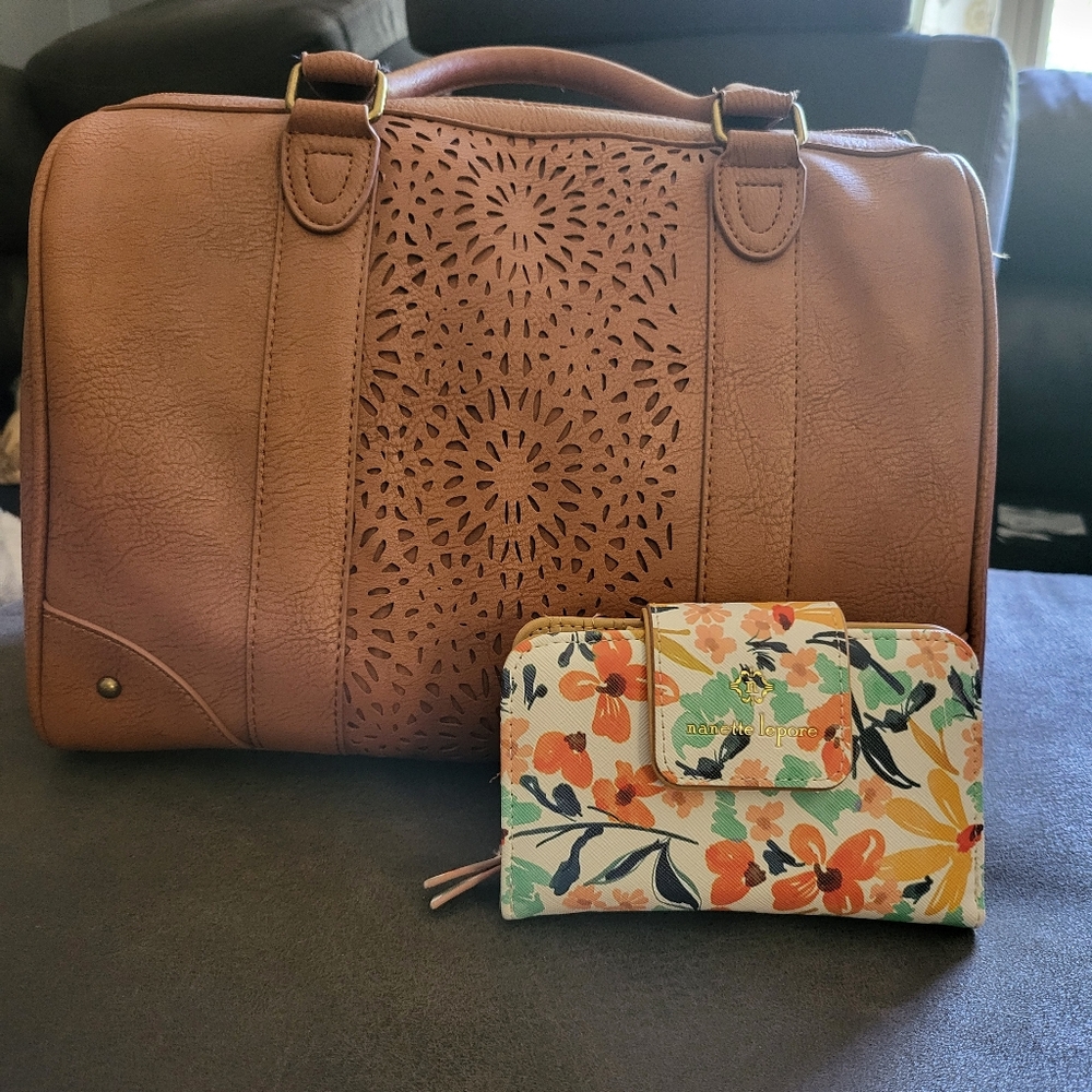 Beautiful summer bag with wallet